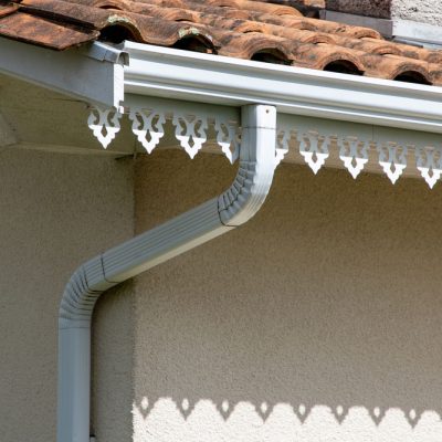 white seamless aluminum gutters